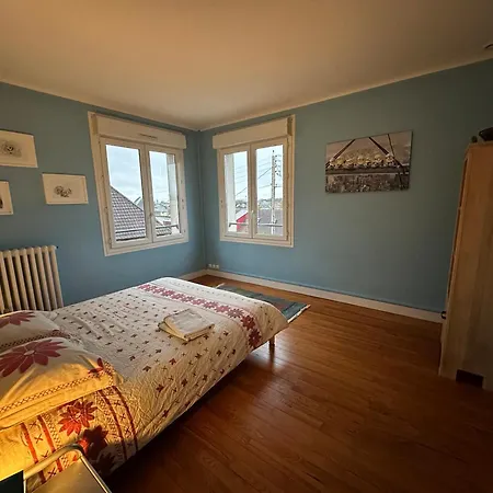 Maison De Centre-ville Au Calme Avec Jardin Et Parkings Hébergement de vacances