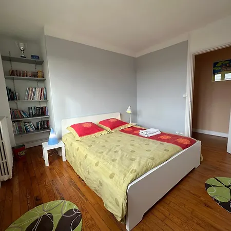 Hébergement de vacances Maison De Centre-ville Au Calme Avec Jardin Et Parkings *