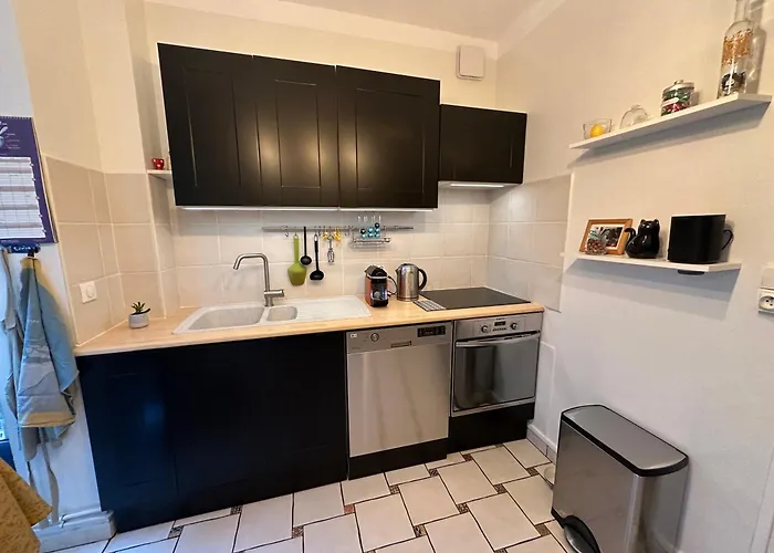 Holiday home Maison De Centre-ville Au Calme Avec Jardin Et Parkings Caen